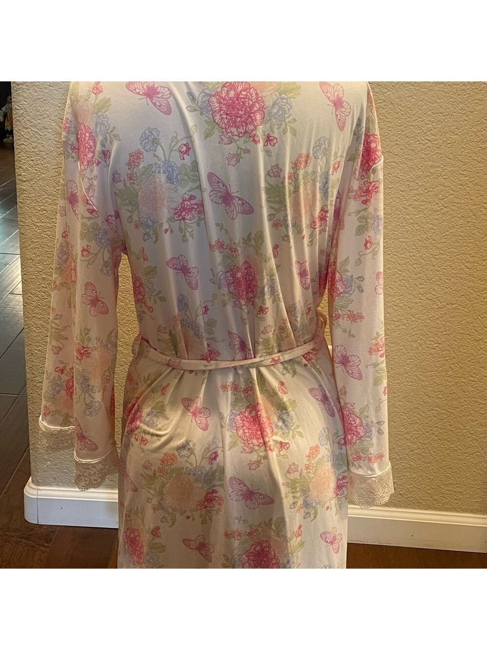 Aerosols Floral Short Robe - Picture 4 of 8